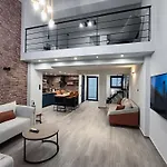 Zoe Loft *