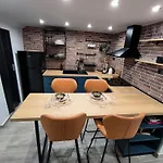 Zoe Loft *