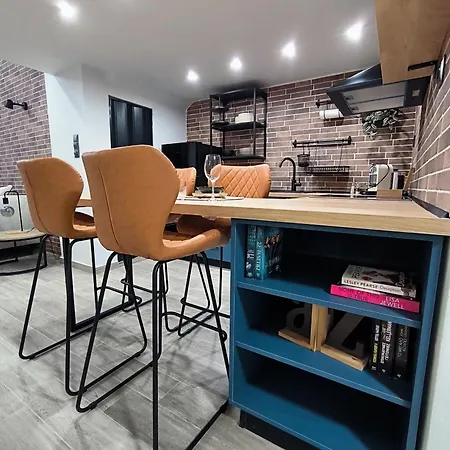 Zoe Loft