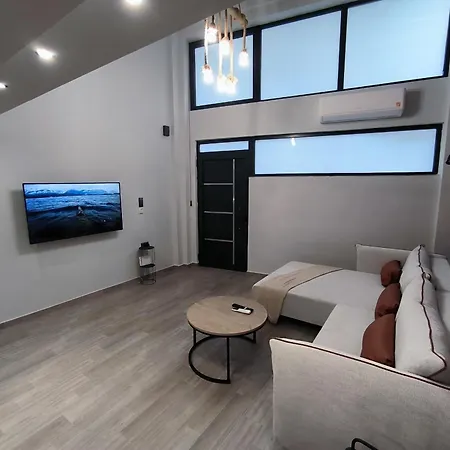 Zoe Loft