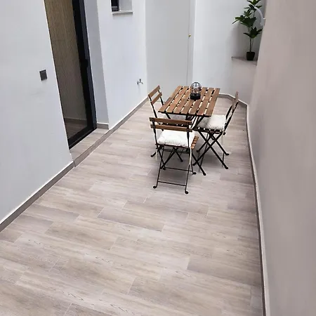 Zoe Loft *