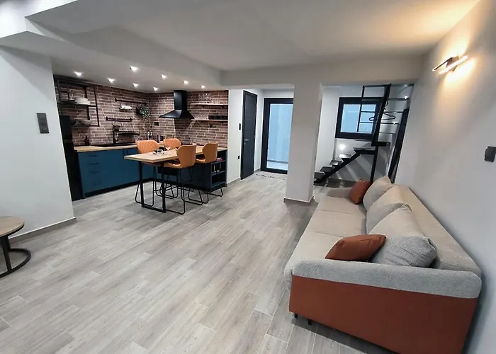 Zoe Loft كافالا