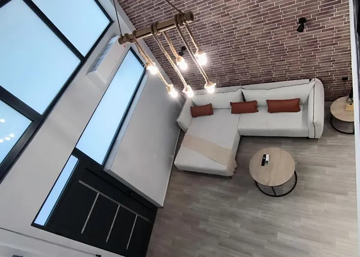 فيلة Zoe Loft