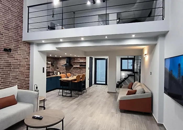 Zoe Loft *