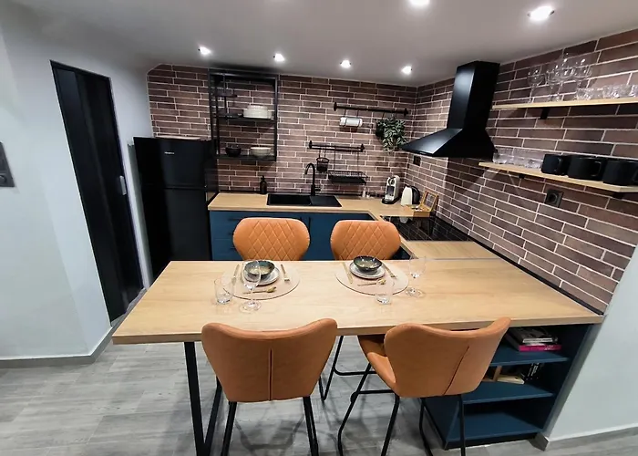 Zoe Loft *
